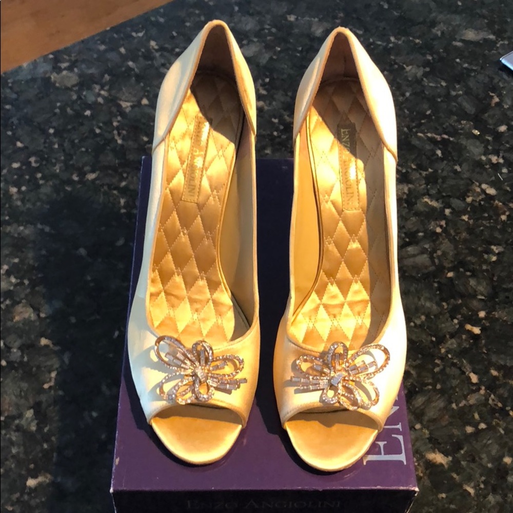 Enzo Angiolini Gold Heels